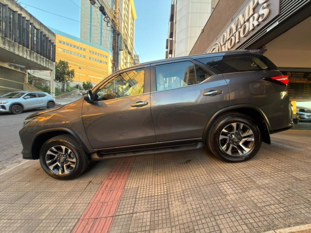 Toyota Hilux SW4