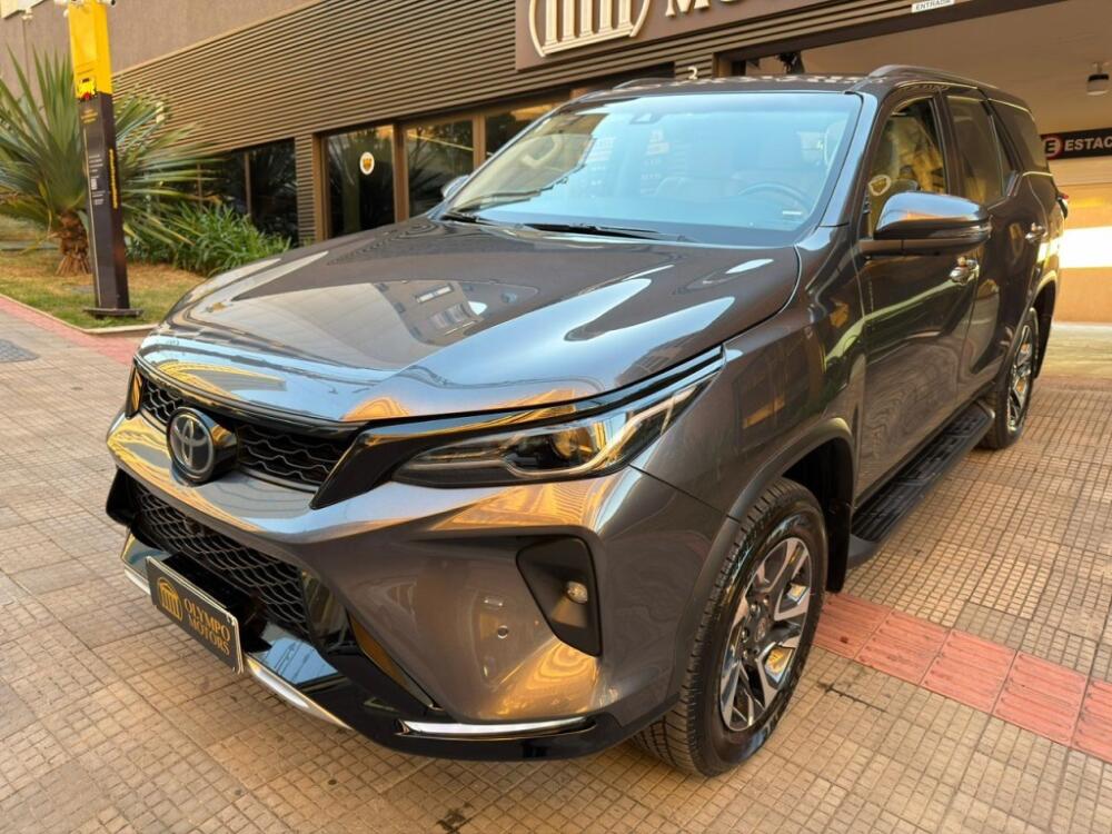 Toyota Hilux SW4