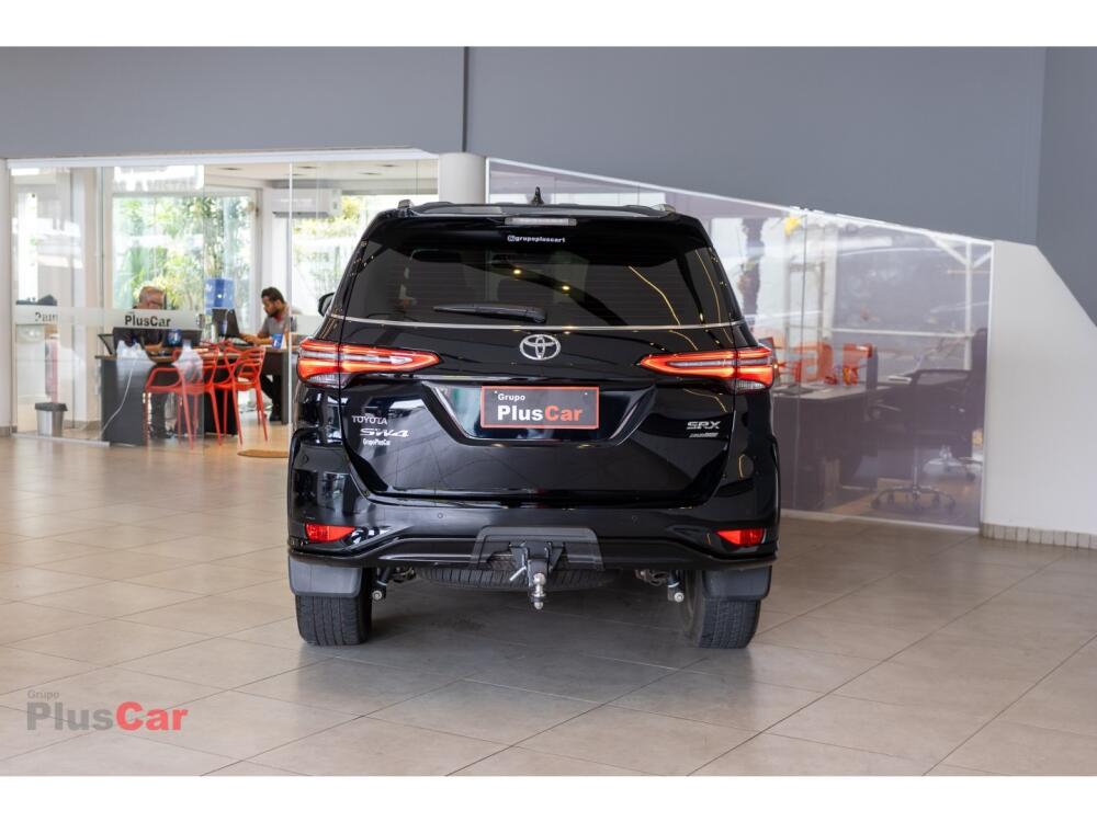 Toyota Hilux SW4