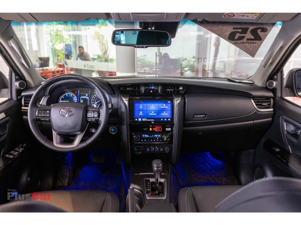 Toyota Hilux SW4