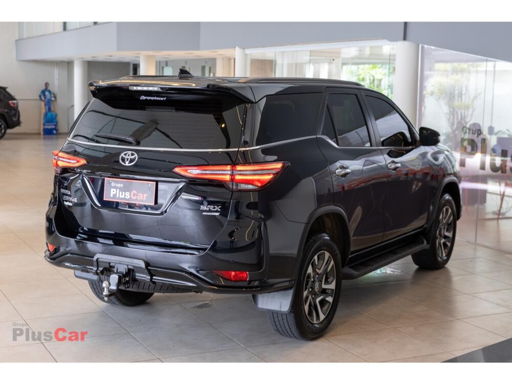 Toyota Hilux SW4