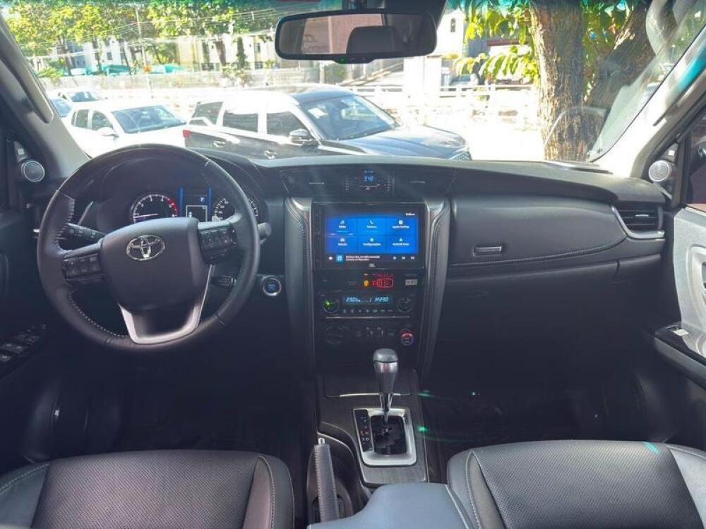 Toyota Hilux SW4