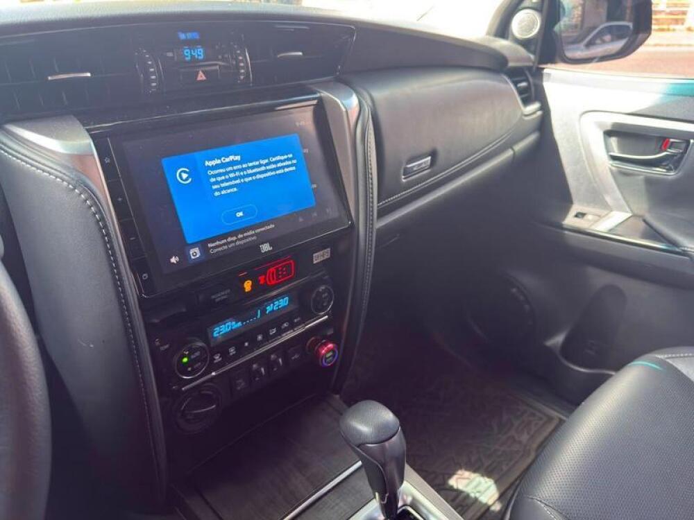 Toyota Hilux SW4