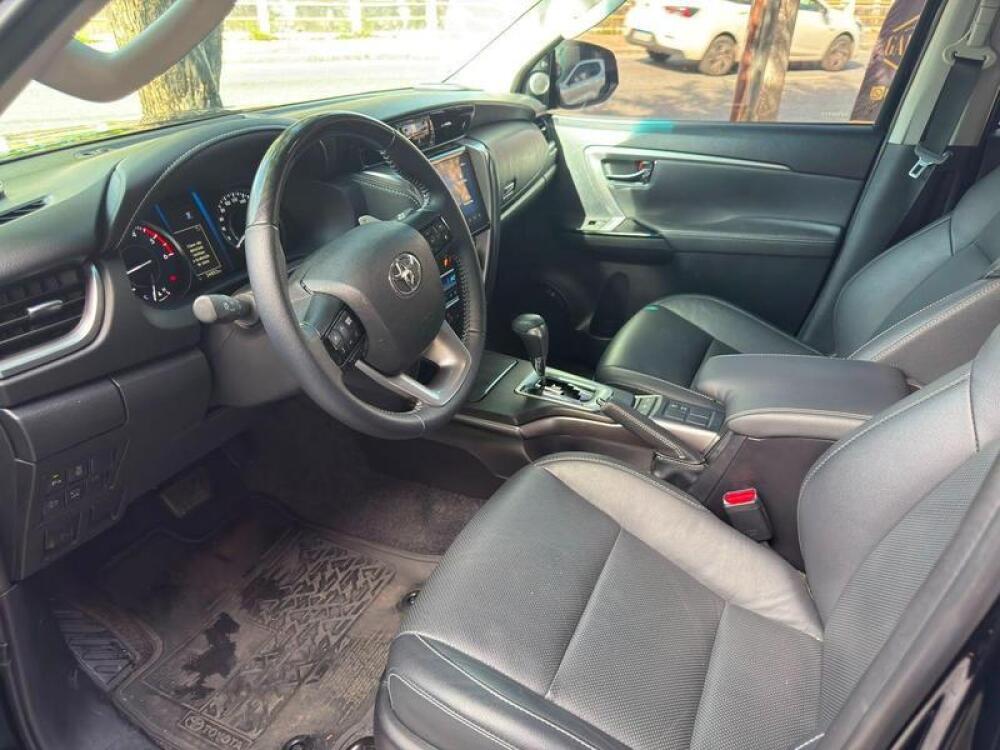 Toyota Hilux SW4