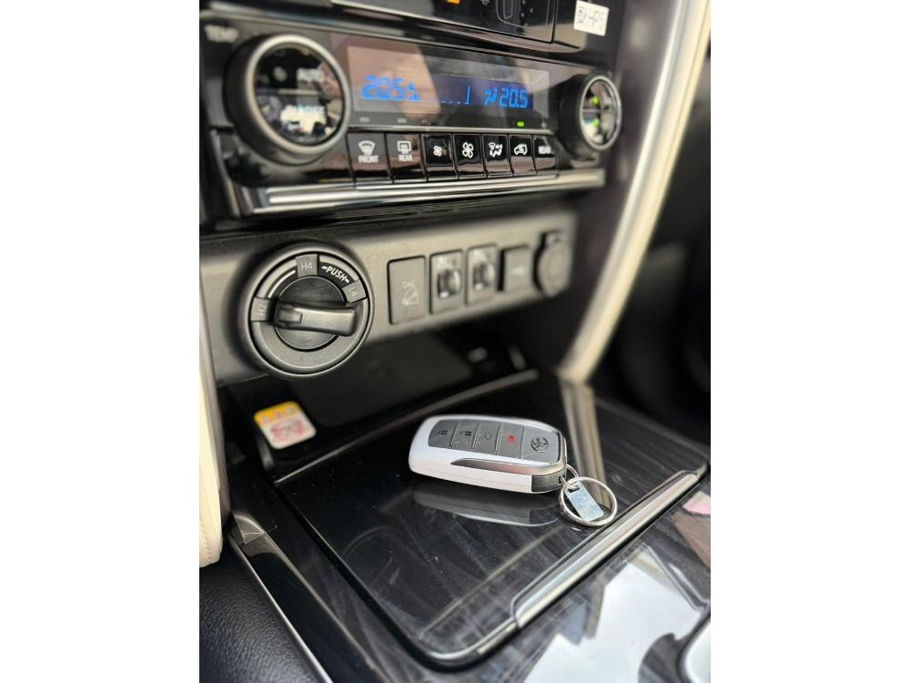 Toyota Hilux SW4