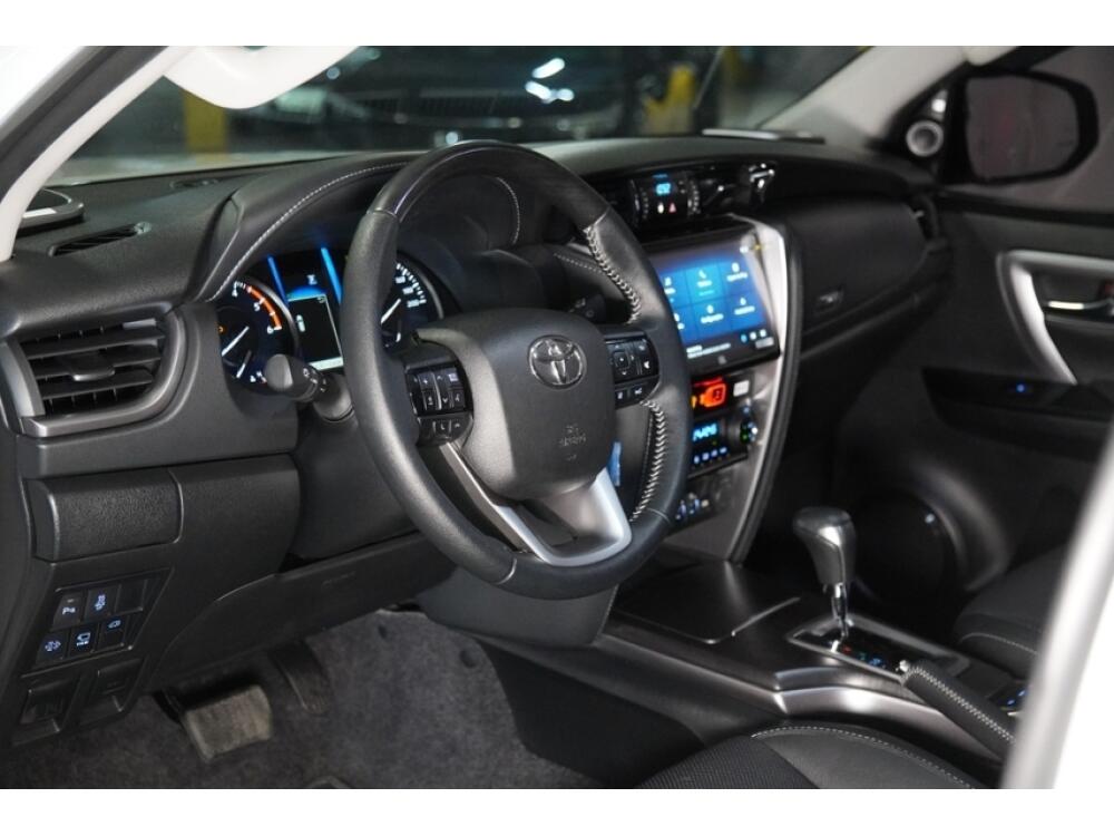 Toyota Hilux SW4