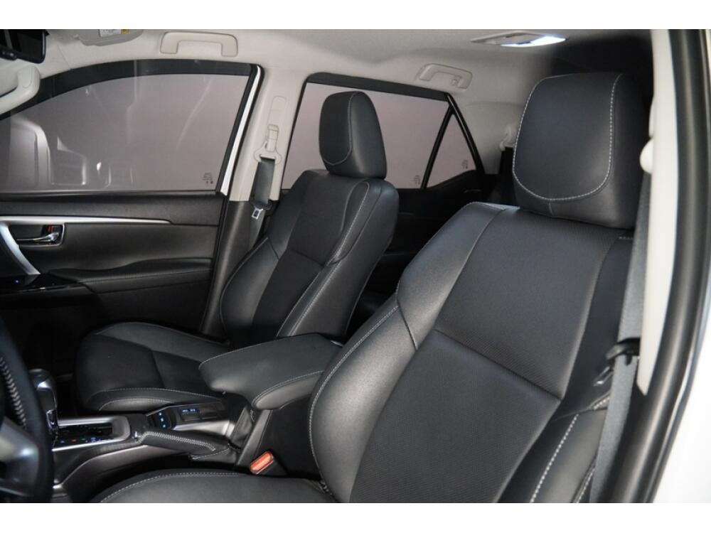 Toyota Hilux SW4