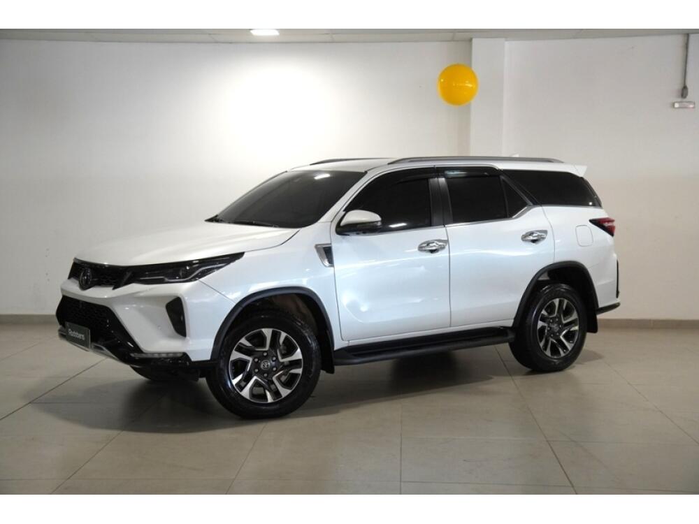 Toyota Hilux SW4