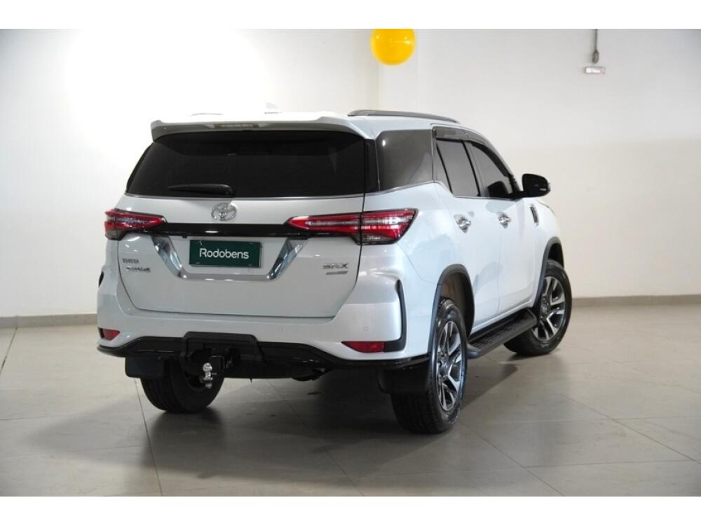 Toyota Hilux SW4