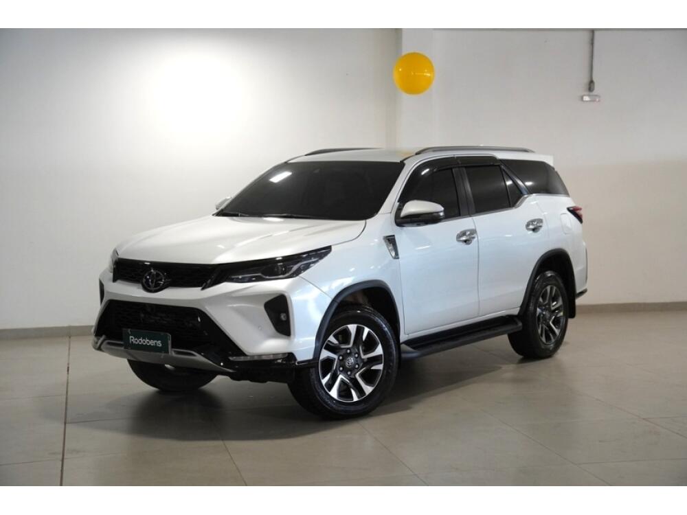 Toyota Hilux SW4