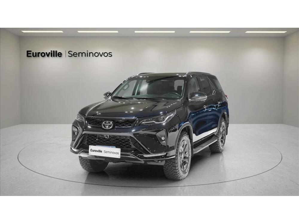Toyota Hilux Sw4 2.8 D-4D TURBO SRX PLATI 2025