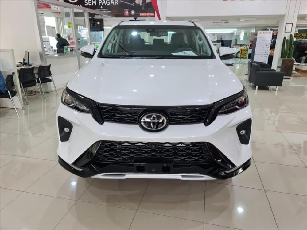 Toyota Hilux SW4