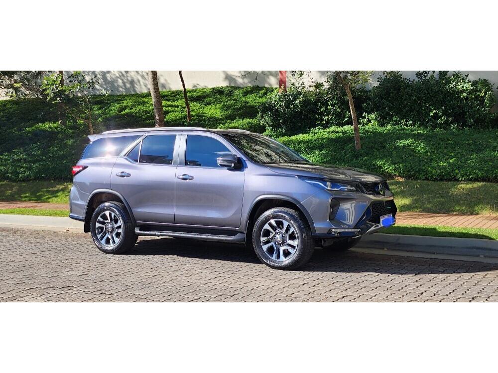 Toyota Hilux SW4