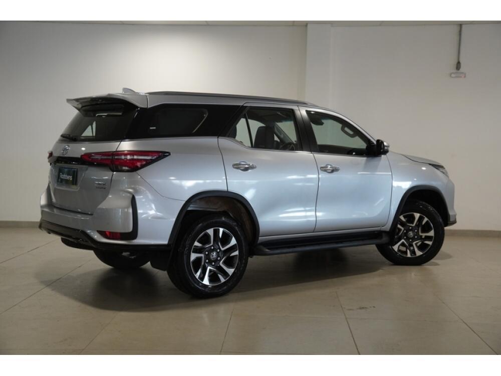 Toyota Hilux SW4