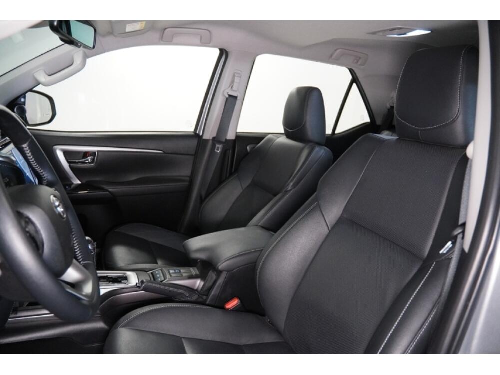 Toyota Hilux SW4