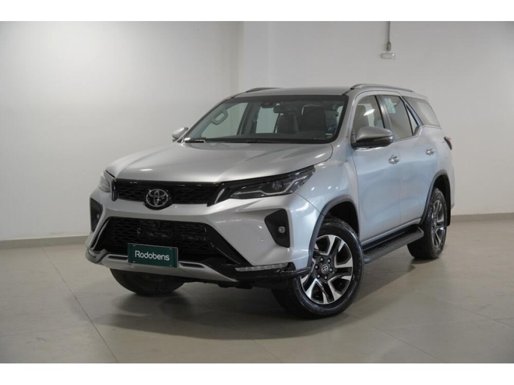 Toyota Hilux SW4