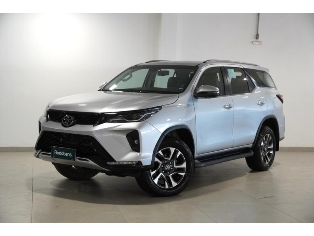 Toyota Hilux SW4