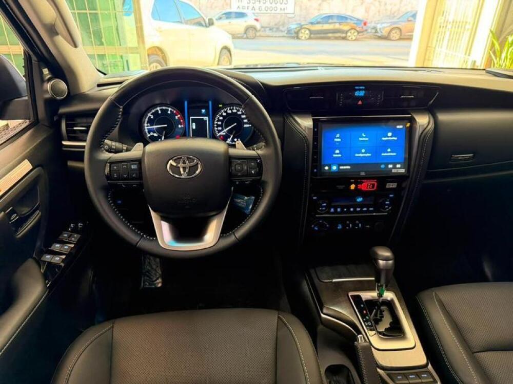 Toyota Hilux SW4