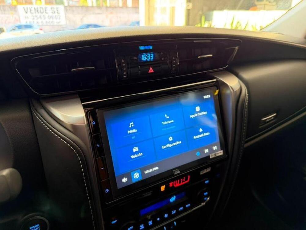 Toyota Hilux SW4