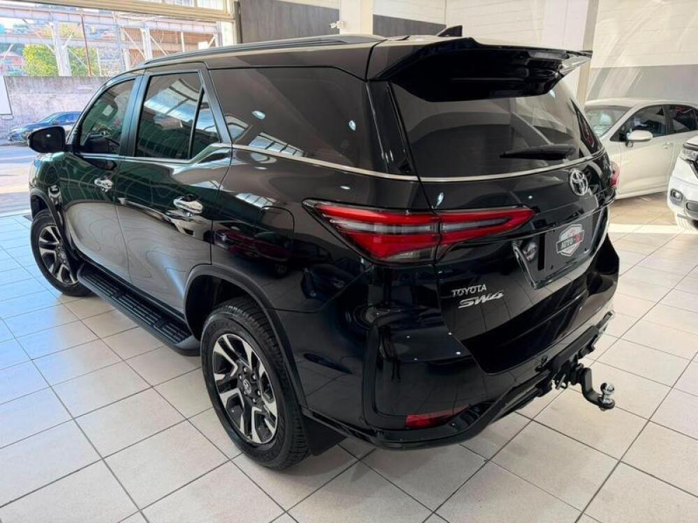 Toyota Hilux SW4