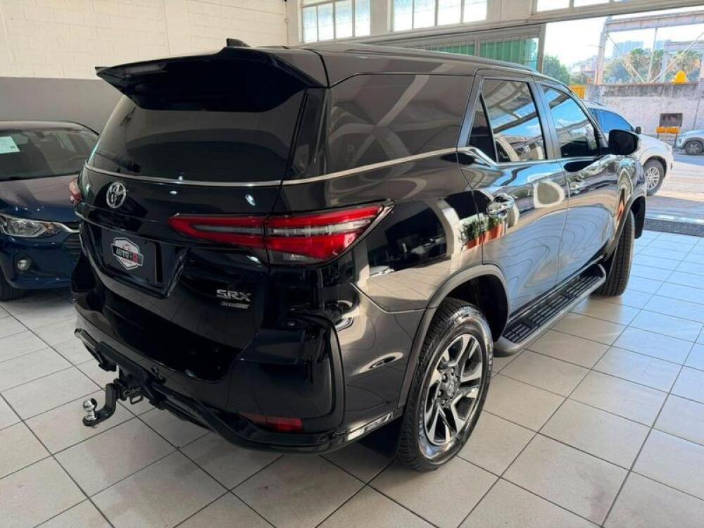 Toyota Hilux SW4