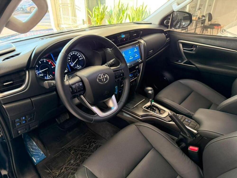 Toyota Hilux SW4