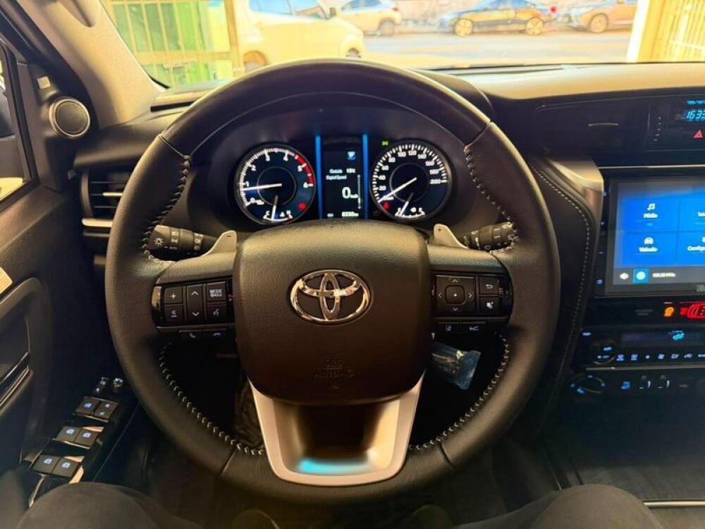 Toyota Hilux SW4
