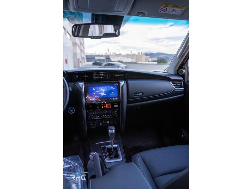 Toyota Hilux SW4