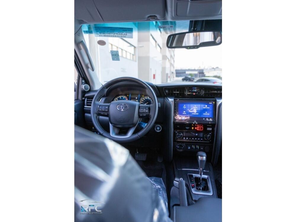 Toyota Hilux SW4