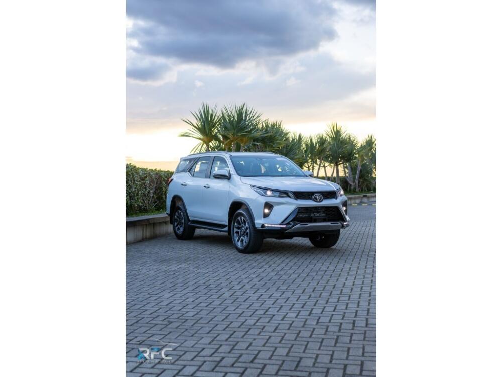 Toyota Hilux SW4