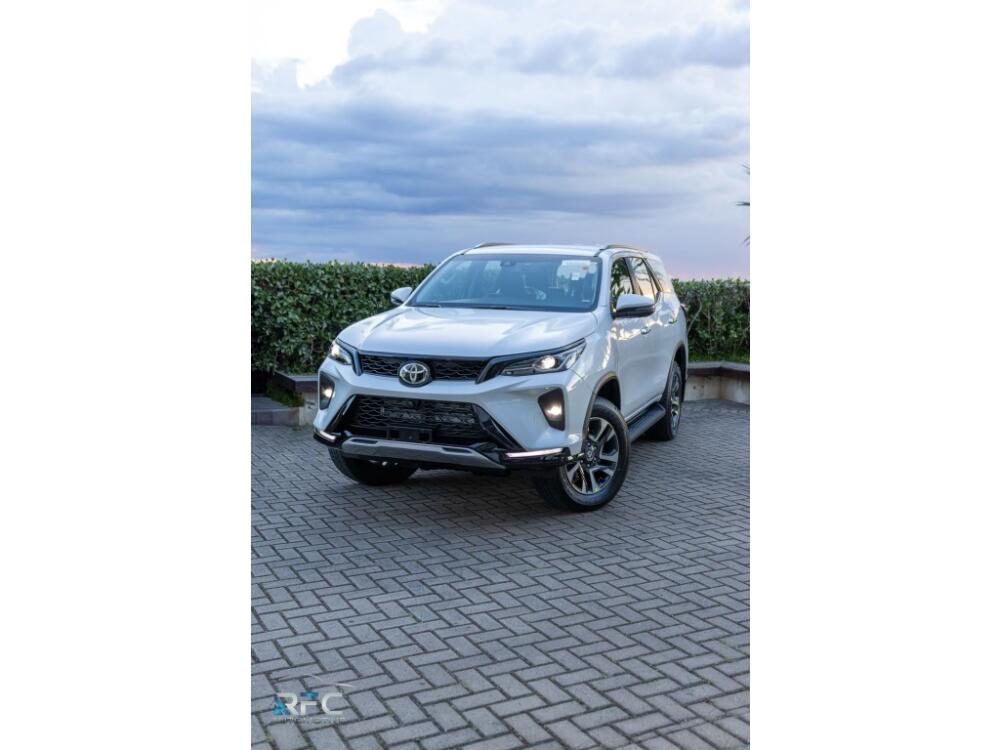 Toyota Hilux SW4