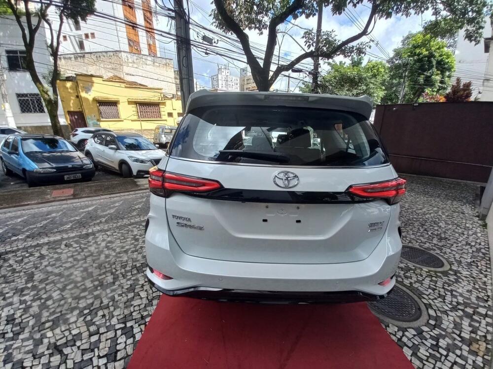 Toyota Hilux SW4