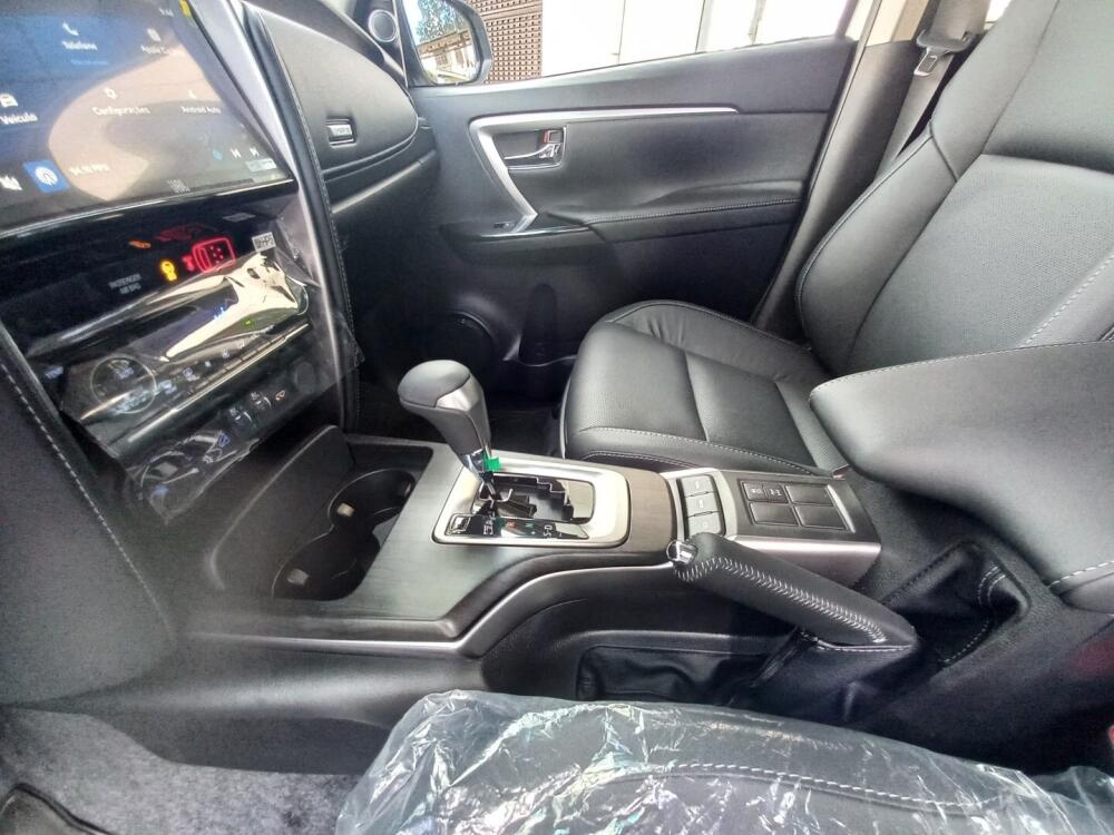 Toyota Hilux SW4