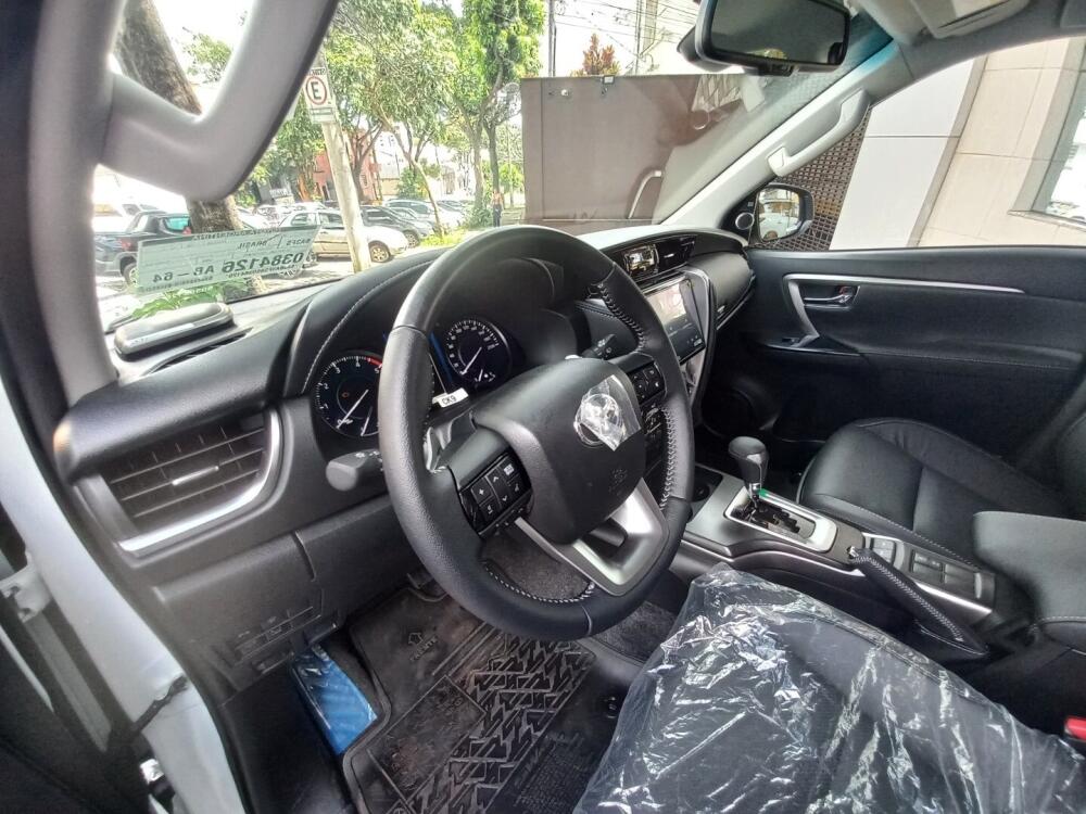 Toyota Hilux SW4