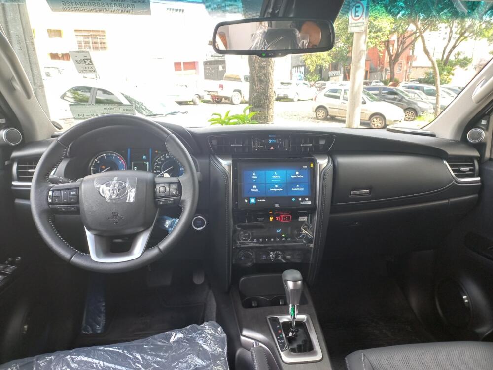 Toyota Hilux SW4