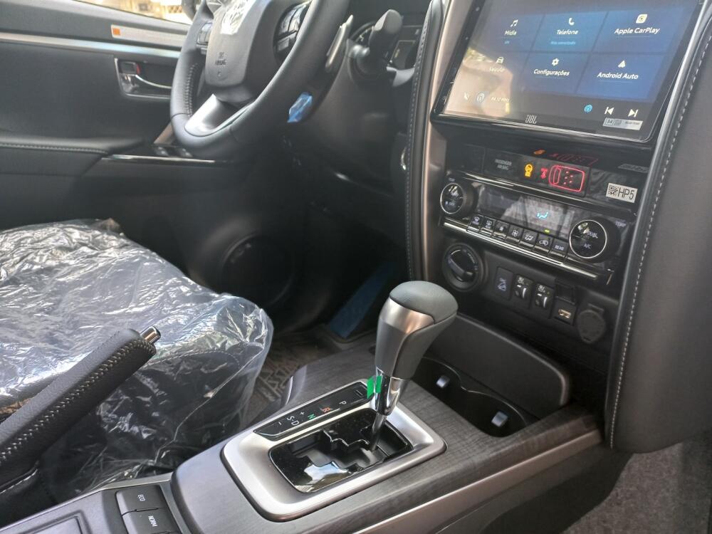 Toyota Hilux SW4
