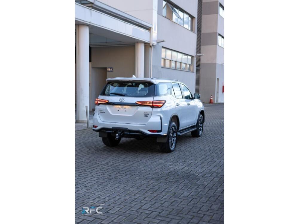 Toyota Hilux SW4