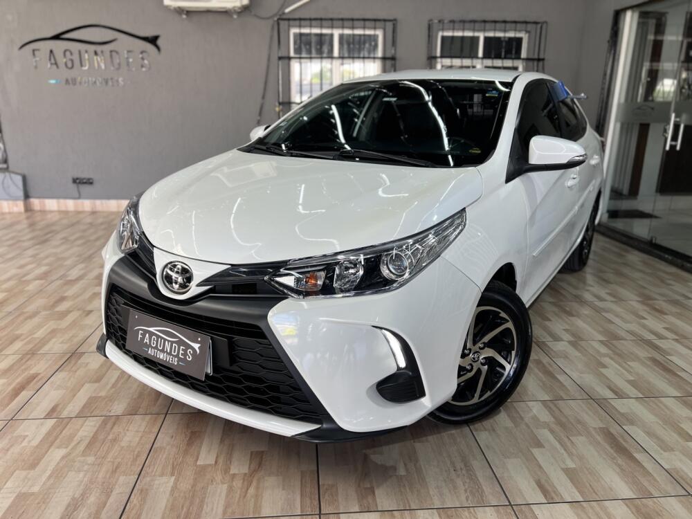 Toyota Yaris Sedan 1.5 16v 1.5 16V FLEX XS CONNECT MULTIDRIVE 2022