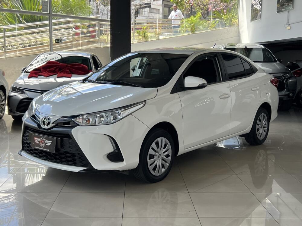 Toyota Yaris Sedan XL 1.5 16V FLEX 2023