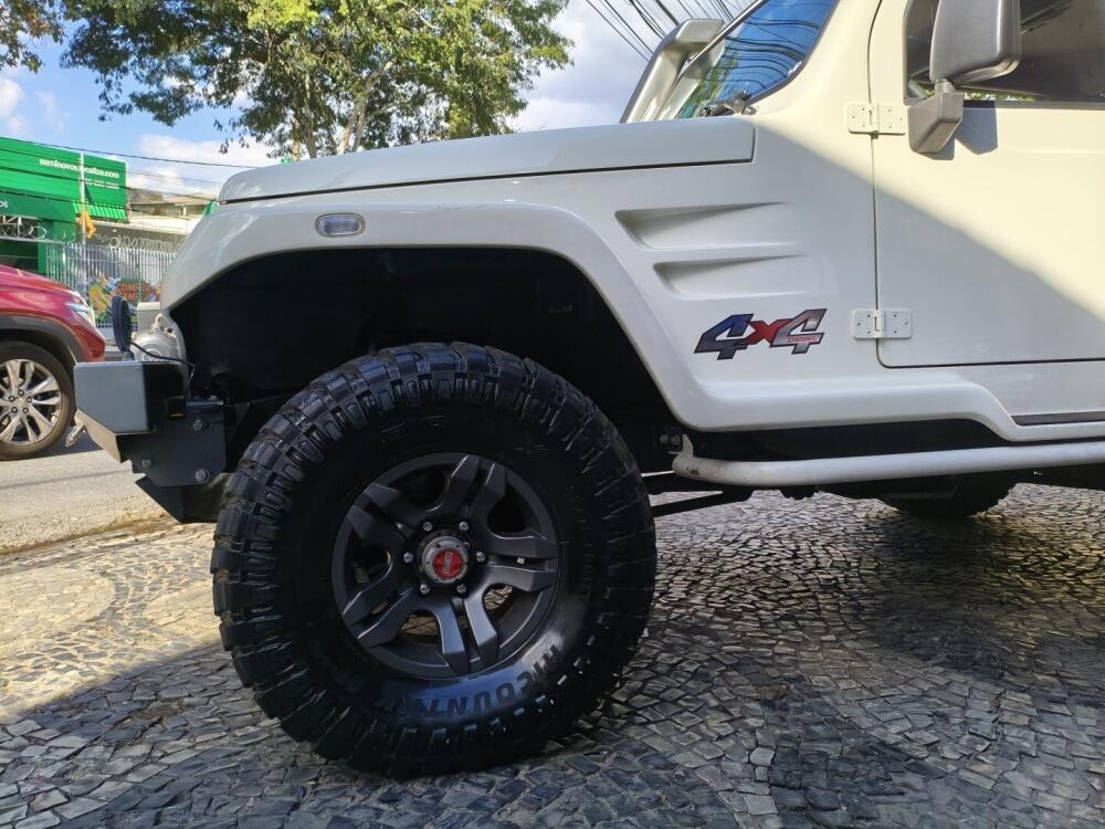 Troller T4