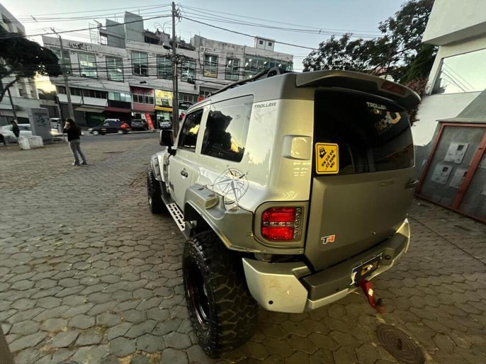 Troller T4