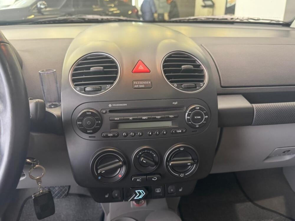 Volkswagen New Beetle
