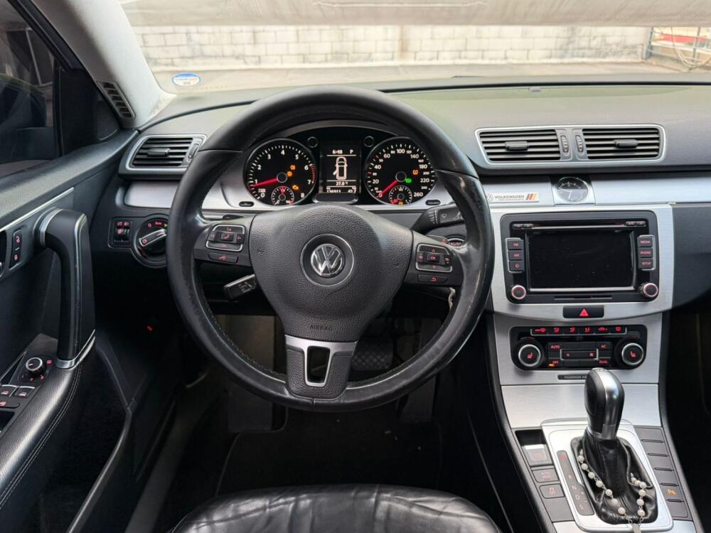 Volkswagen Passat Sedan