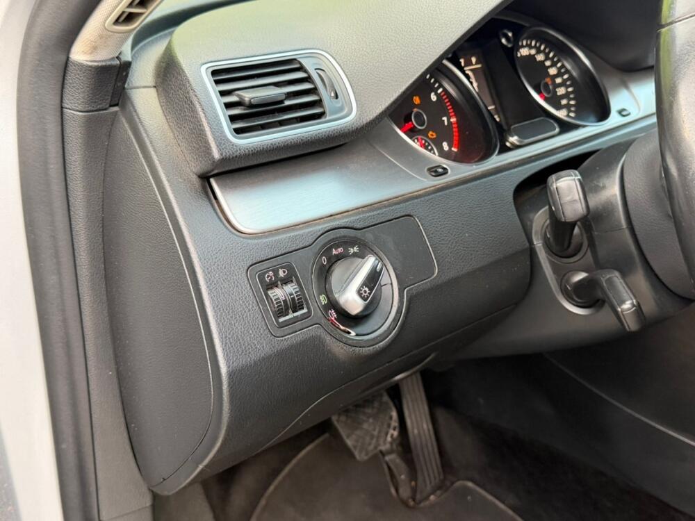 Volkswagen Passat Sedan
