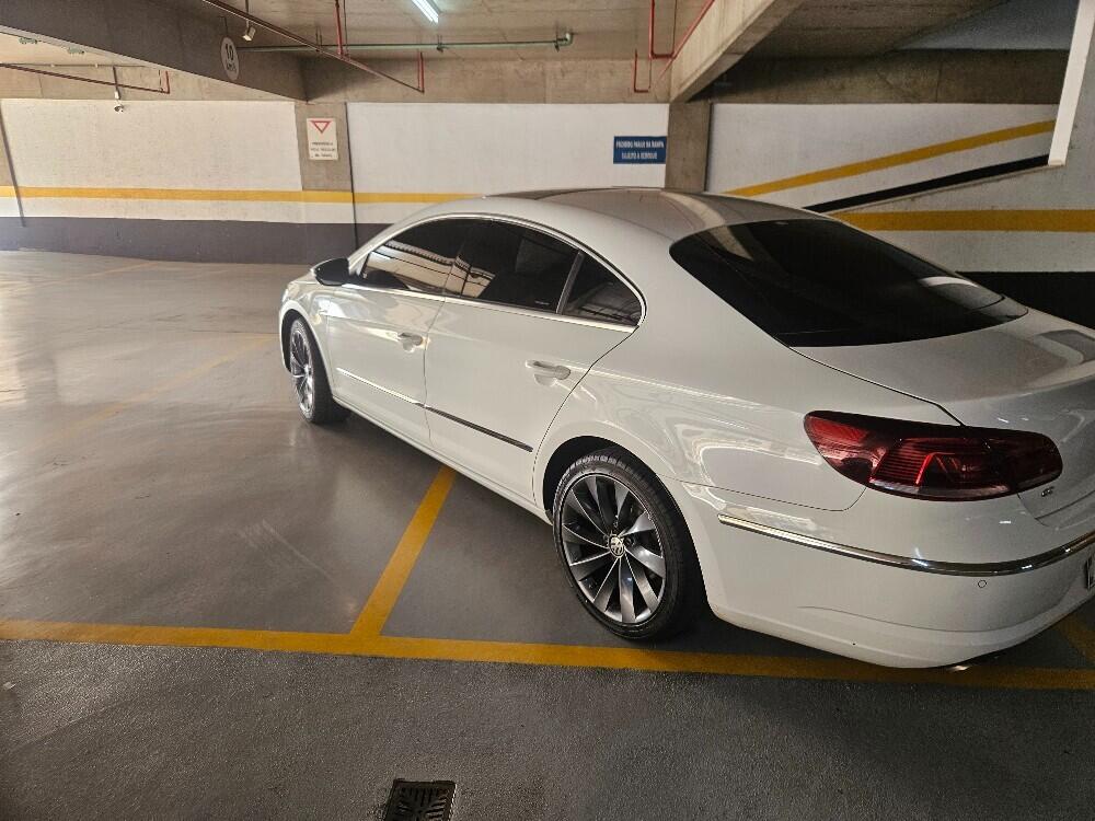 Volkswagen Passat Sedan