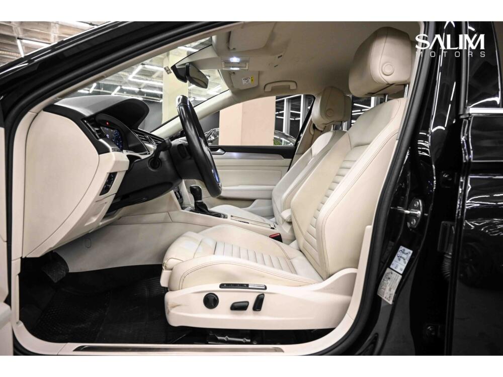 Volkswagen Passat Sedan