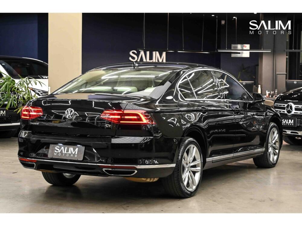 Volkswagen Passat Sedan
