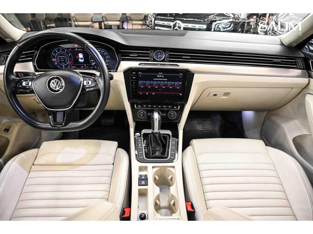 Volkswagen Passat Sedan