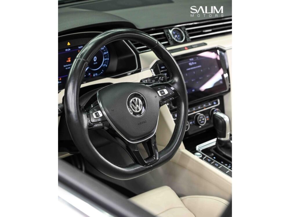 Volkswagen Passat Sedan