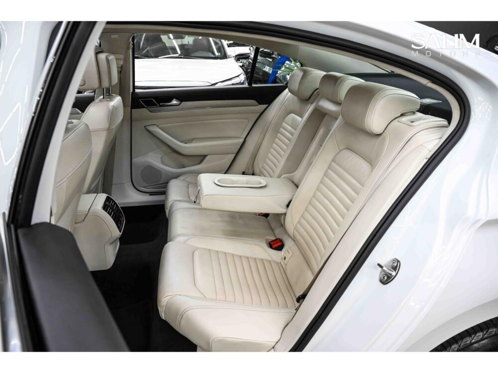 Volkswagen Passat Sedan
